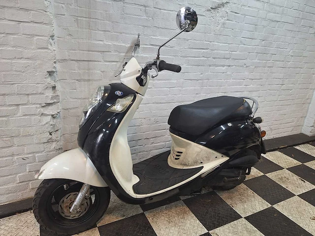 Sym mio 25 km snorscooter 4takt - afbeelding 2 van  7