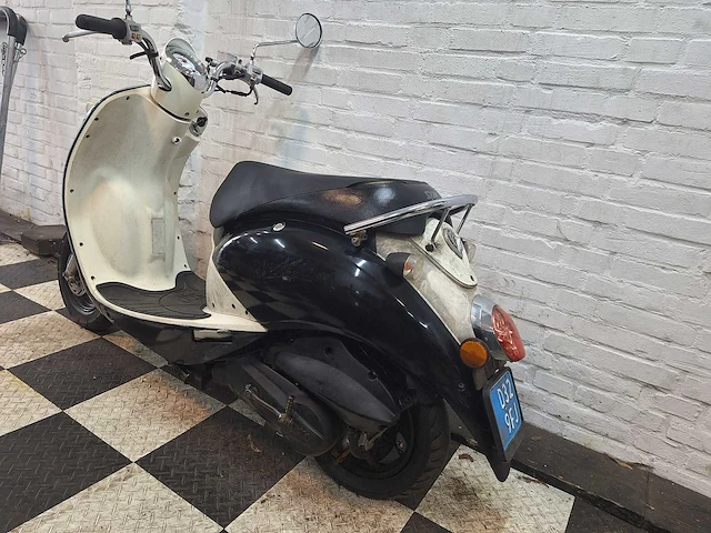 Sym mio 25 km snorscooter 4takt - afbeelding 3 van  7