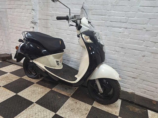 Sym mio 25 km snorscooter 4takt - afbeelding 6 van  7