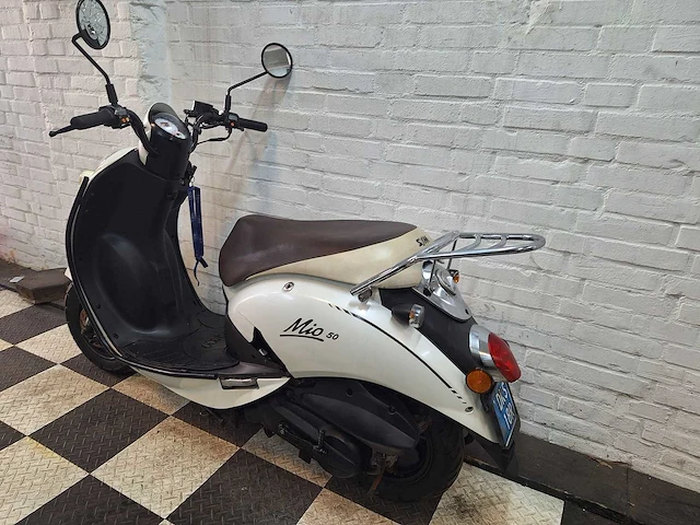 Sym mio 25 km snorscooter 4takt - afbeelding 3 van  7