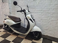 Sym mio 25 km snorscooter 4takt - afbeelding 6 van  7