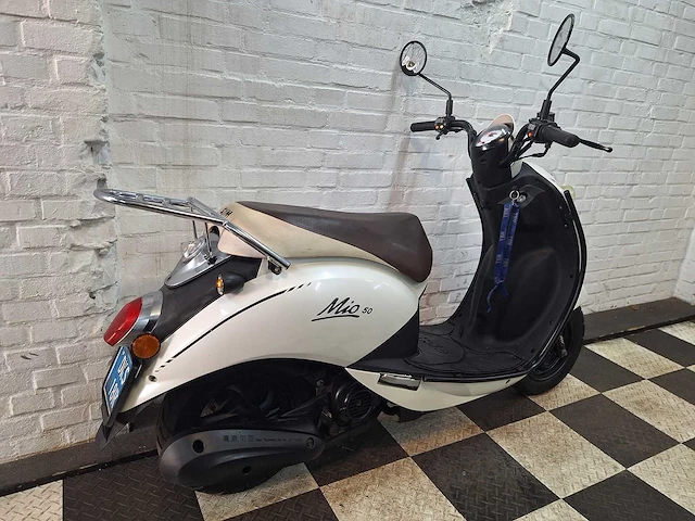 Sym mio 25 km snorscooter 4takt - afbeelding 7 van  7