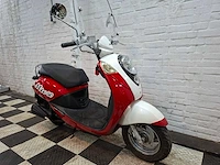 Sym mio 25 km snorscooter 4takt - afbeelding 7 van  7
