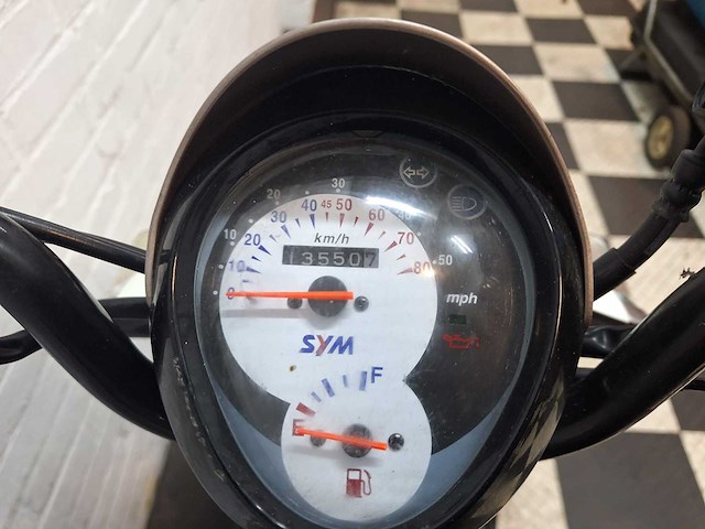 Sym mio 25 km snorscooter 4takt - afbeelding 4 van  7