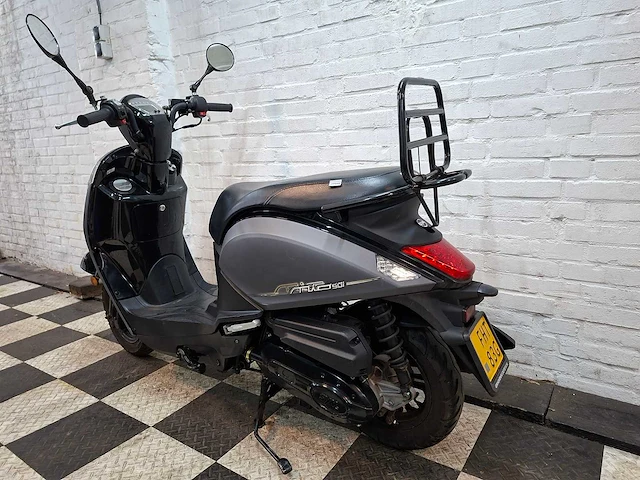 Sym mio 45 km bromscooter 4takt - afbeelding 3 van  7