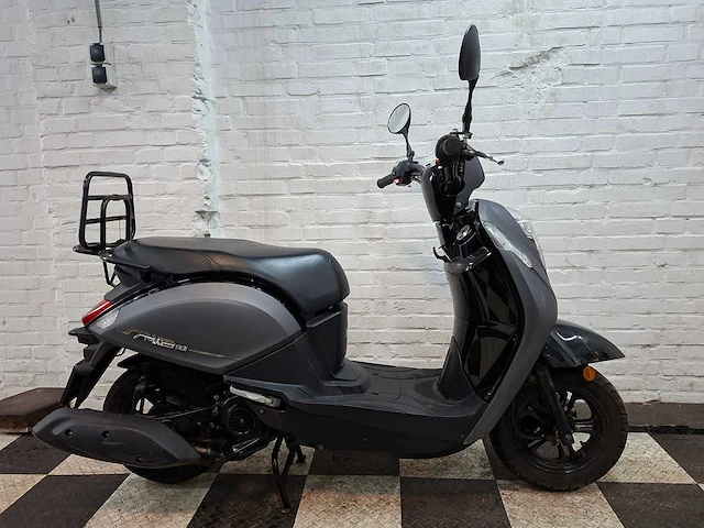 Sym mio 45 km bromscooter 4takt - afbeelding 6 van  7