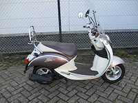 Sym mio 50 - snorscooter - scooter - afbeelding 8 van  11