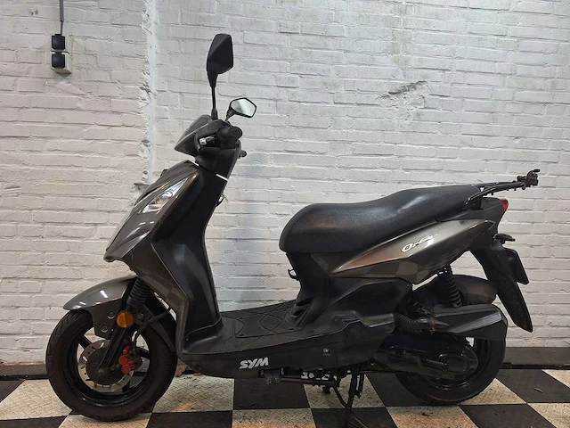Sym orbit 2 25 km snorscooter 4takt - afbeelding 1 van  7
