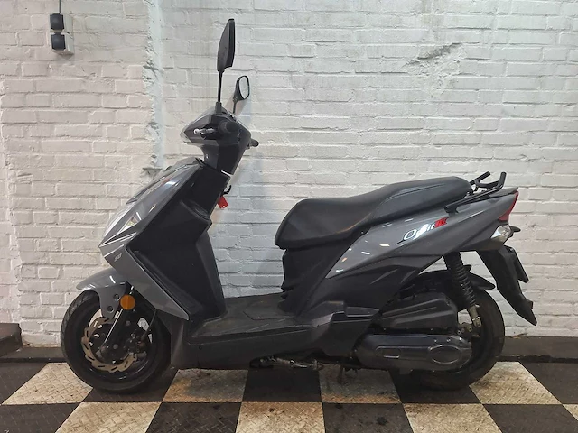 Sym orbit 3 45 km bromscooter 4takt - afbeelding 1 van  7