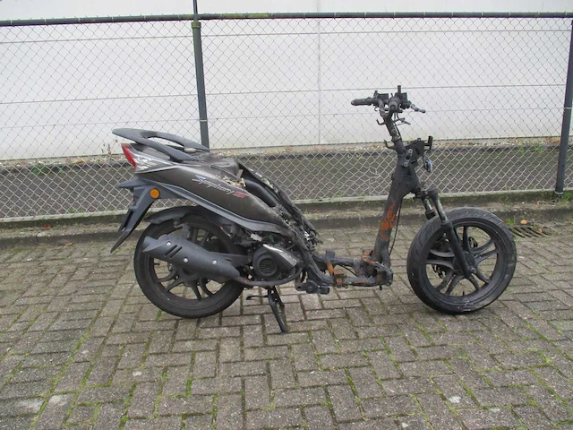 Sym restant - bromscooter - symphony st - scooter - afbeelding 5 van  8