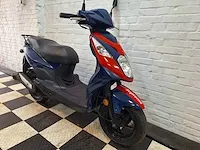 Sym supreme orbit 45 km bromscooter 4takt - afbeelding 7 van  7