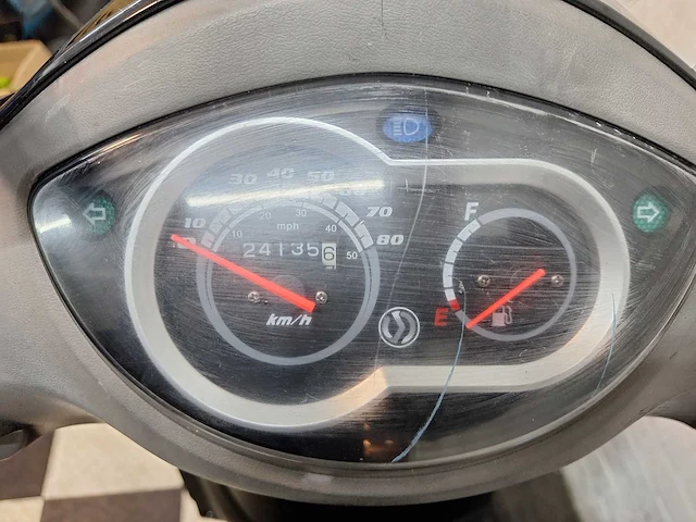 Sym symphony 45 km bromscooter 4takt - afbeelding 4 van  7