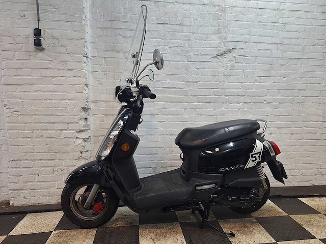 Sym tonik 25 km snorscooter 4takt - afbeelding 1 van  7