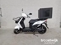 Sym x-pro elektrische bromscooter - afbeelding 1 van  8