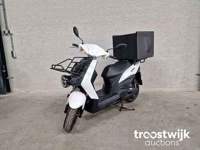 Sym x-pro elektrische bromscooter - afbeelding 3 van  8