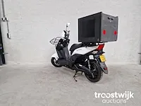 Sym x-pro elektrische bromscooter - afbeelding 5 van  8