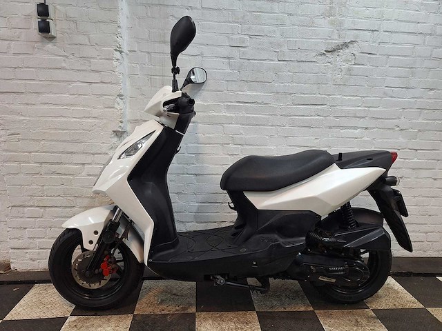 Sym xpro 45 km bromscooter 4takt - afbeelding 1 van  7
