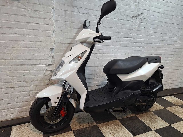 Sym xpro 45 km bromscooter 4takt - afbeelding 2 van  7
