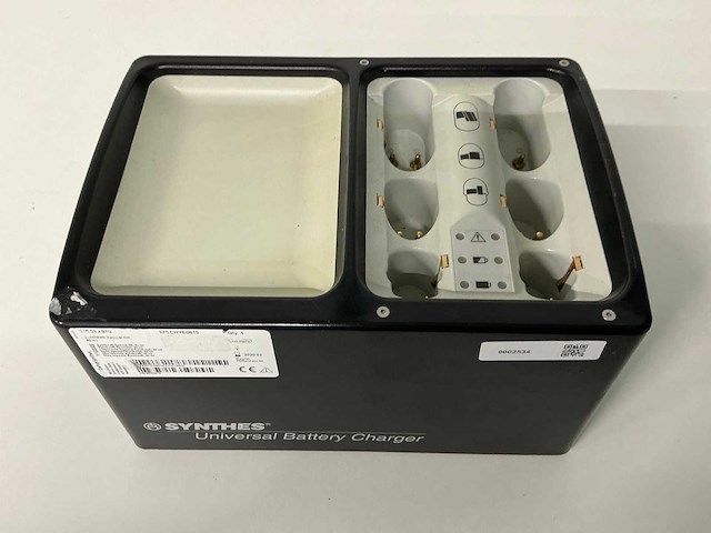 Synthes - universele batterij oplader - afbeelding 1 van  3
