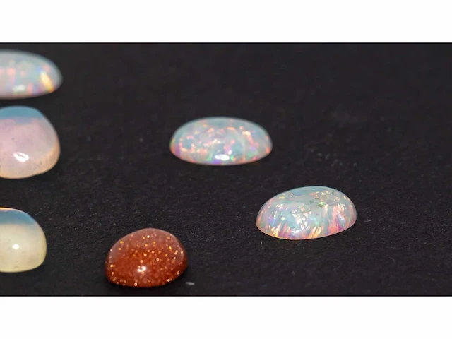 Synthetisch opaal en zonnesteen set van 12 - 51,60 karaat - afbeelding 10 van  10