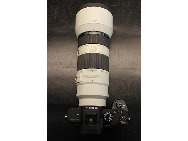 Systeemcamera sony alpha 7-2 met een telelens sony fe 70-200mm f/2,8 gm oss en een lens van 28-70mm oss, fl... - afbeelding 3 van  9