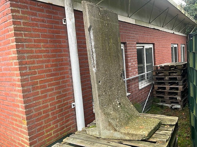 T - keerwand hout betonschutting - afbeelding 1 van  4