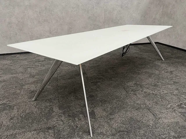 T-no.1 fritz hansen todd bracher - tb3 design glazen tafel 280x100 - afbeelding 29 van  32