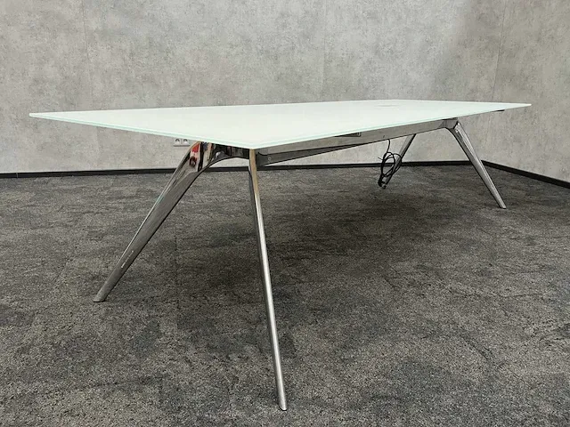 T-no.1 fritz hansen todd bracher - tb3 design glazen tafel 280x100 - afbeelding 3 van  32