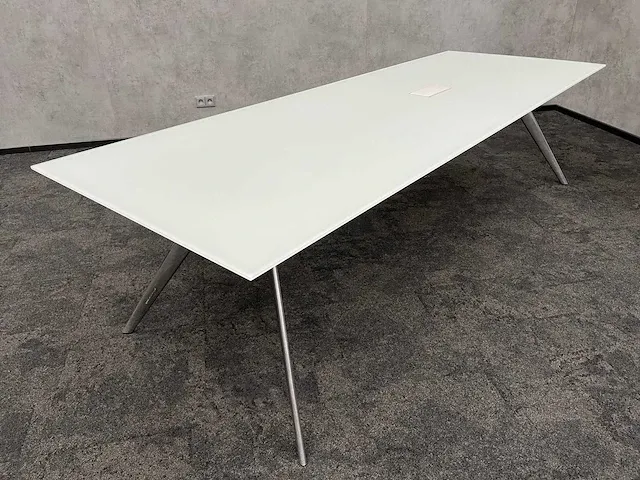 T-no.1 fritz hansen todd bracher - tb3 design glazen tafel 280x100 - afbeelding 16 van  32