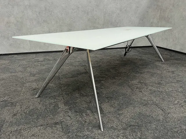 T-no.1 fritz hansen todd bracher - tb3 design glazen tafel 280x100 - afbeelding 18 van  32