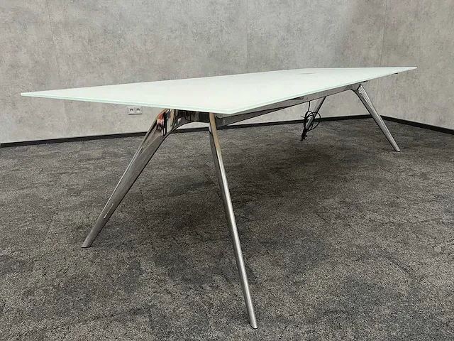 T-no.1 fritz hansen todd bracher - tb3 design glazen tafel 280x100 - afbeelding 1 van  32