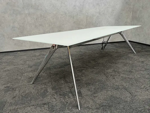 T-no.1 fritz hansen todd bracher - tb3 design glazen tafel 280x100 - afbeelding 31 van  32