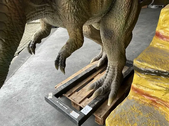 T-rex ride - afbeelding 11 van  15