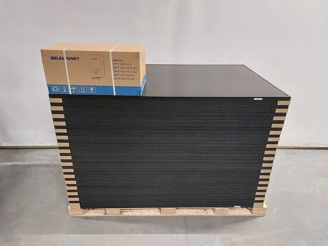 T-solar - t-410m54-18hv - set van 40 full black (410 wp) glas-glas zonnepanelen en 1 blaupunkt bpt-v03-15.0 omvormer (3-fase) - afbeelding 1 van  10