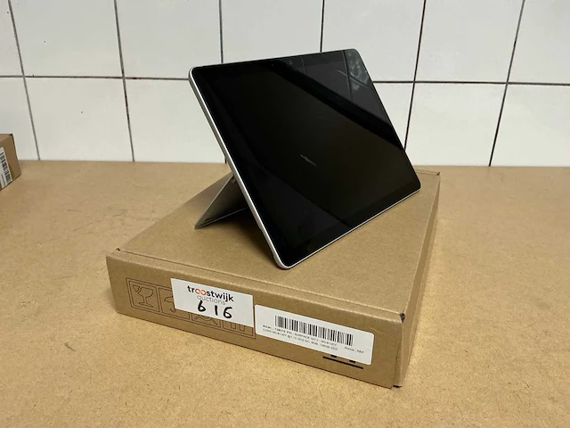 Tablet - microsoft - surface go 2 - m3-8100y - afbeelding 1 van  4