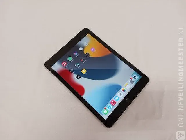 Tablet apple, ipad 5e generatie 32gb 4g, space gray - afbeelding 1 van  2