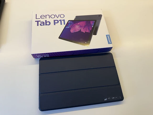 Tablet lenovo tab p11 met hoes en doosje. 128 gb. geheugen uitbreidbaar met geheugenkaartje. geen usb-c lad... - afbeelding 1 van  3