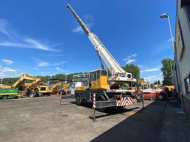 Tadano ar-300e crane 30ton telescoopkraan - afbeelding 4 van  11