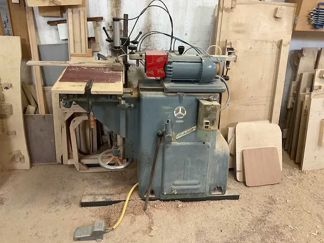 Tafel- en spilfreesmachine - afbeelding 1 van  14