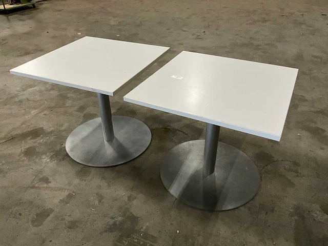 Tafel 80x80x72cm (2x) - afbeelding 1 van  3
