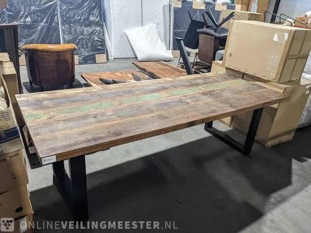 Tafel gemaakt van sloophout met metalen u-poot 250cm lang - afbeelding 3 van  10