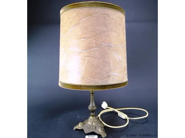 Tafel lamp op bronzen voet - afbeelding 1 van  5