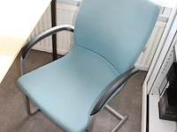 Tafel met 2 stoelen. - afbeelding 3 van  3