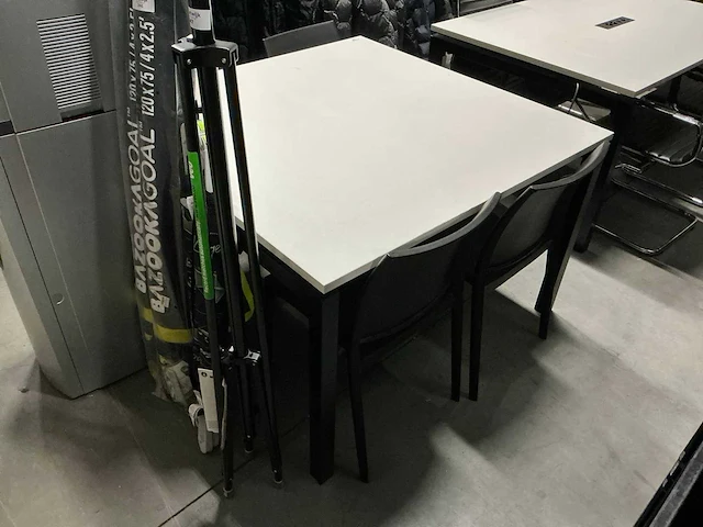 Tafel met 4 siesta maya stoelen - afbeelding 2 van  5