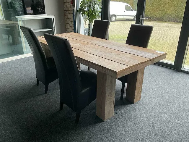 Tafel met 4 stoelen - afbeelding 1 van  8