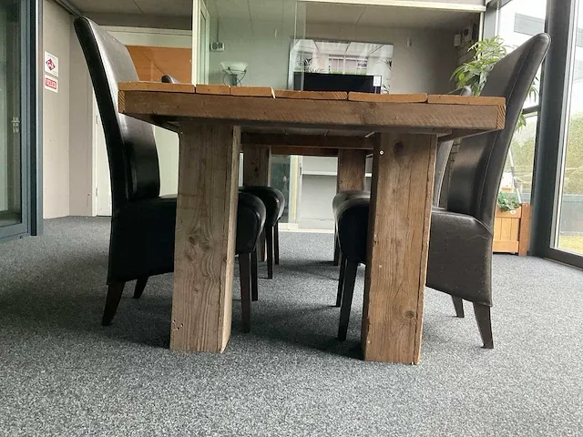 Tafel met 4 stoelen - afbeelding 3 van  8