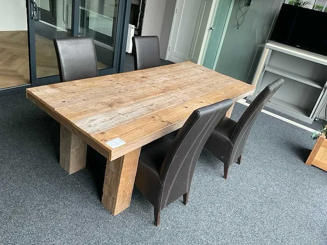 Tafel met 4 stoelen - afbeelding 4 van  8