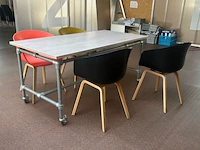 Tafel met 4 stoelen - afbeelding 3 van  9