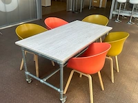 Tafel met 5 stoelen - afbeelding 2 van  8