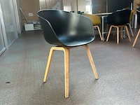 Tafel met 5 stoelen - afbeelding 7 van  8